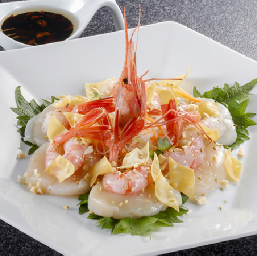 Chinese style sashimi with scallops and shrimps